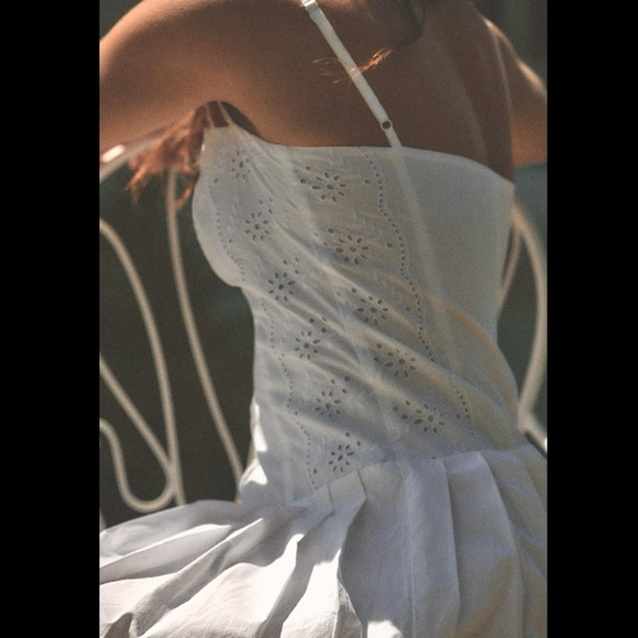 NWT ZARA SHORT EMBROIDERED DRESS - Picture 4 of 8